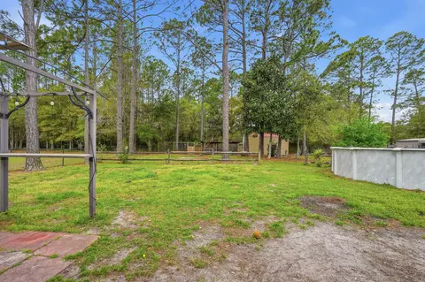 Exterior - 4237 Melton Rd, Milton, FL 32583 photo 10 of 14