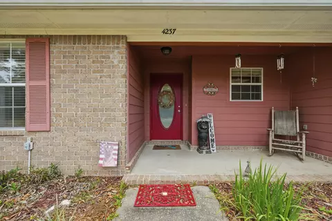 Exterior - 4237 Melton Rd, Milton, FL 32583 photo 4 of 14
