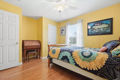 Bedroom - 4237 Melton Rd, Milton, FL 32583 photo 4 of 6