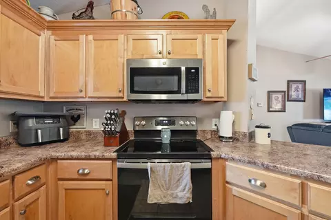 Kitchen - 4237 Melton Rd, Milton, FL 32583 photo 5 of 6