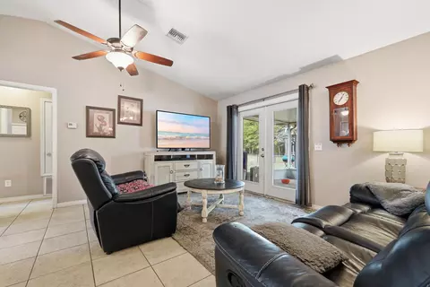 Living - 4237 Melton Rd, Milton, FL 32583 photo 2 of 2
