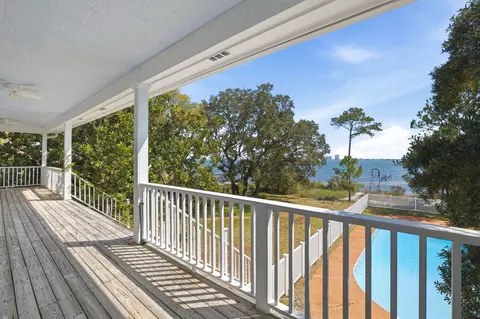 8127 Pompano St, Navarre, FL 32566