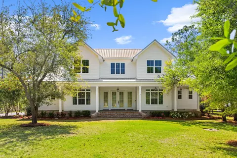 102 Churchill Dr, Santa Rosa Beach, FL 32459