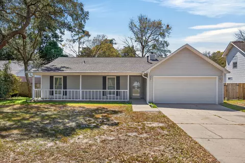 497 20th St, Niceville, FL 32578