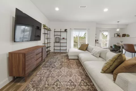 Living - 400 Scooter Cv, Crestview, FL 32539 photo 3 of 3