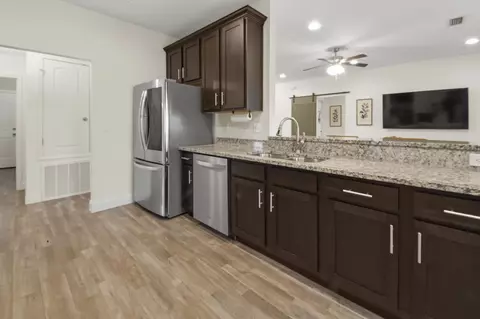 Kitchen - 400 Scooter Cv, Crestview, FL 32539 photo 1 of 1