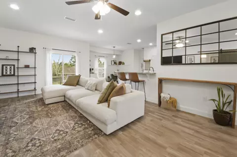 Living - 400 Scooter Cv, Crestview, FL 32539 photo 2 of 3