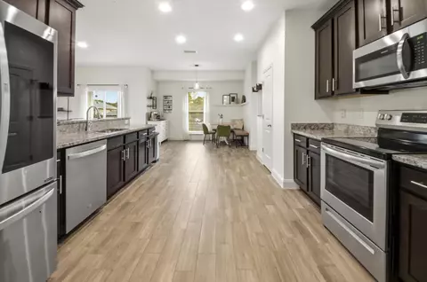 Entry Way - 400 Scooter Cv, Crestview, FL 32539 photo 4 of 6