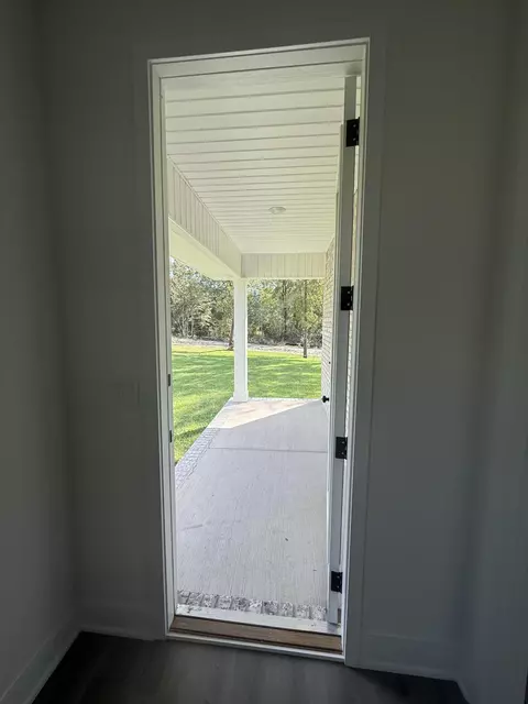 Entry Way - 2422 Aleia Ln, Crestview, FL 32536 photo 7 of 7