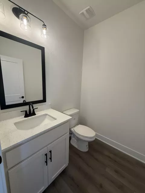 Bath - 2422 Aleia Ln, Crestview, FL 32536 photo 1 of 5