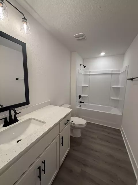 Bath - 2422 Aleia Ln, Crestview, FL 32536 photo 5 of 5