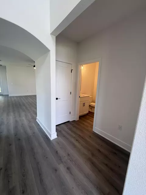 Entry Way - 2422 Aleia Ln, Crestview, FL 32536 photo 3 of 7