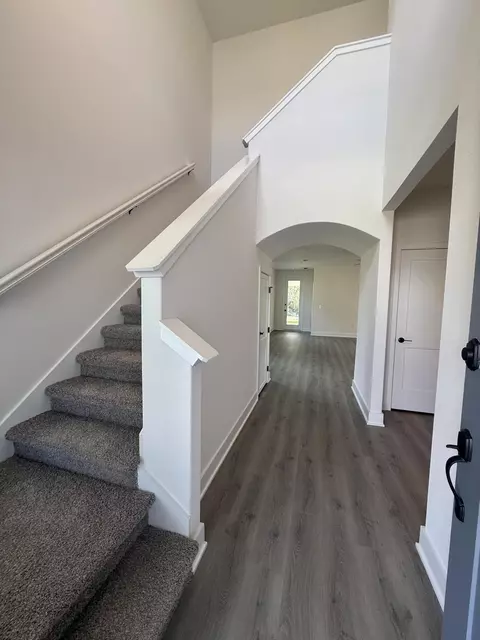 Entry Way - 2422 Aleia Ln, Crestview, FL 32536 photo 2 of 7