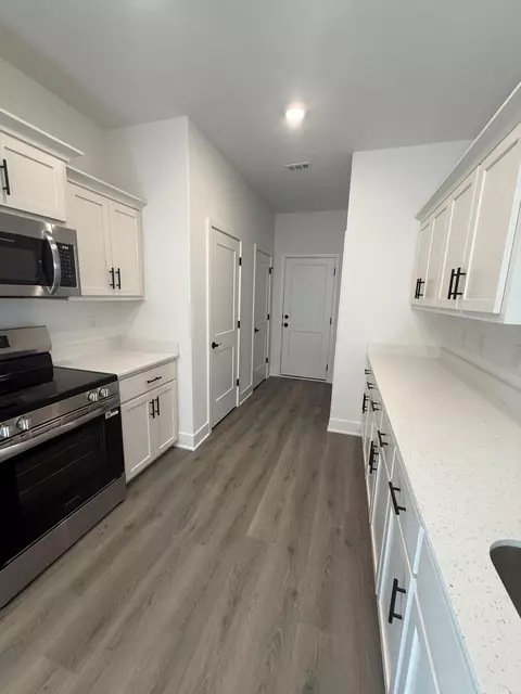 Entry Way - 2422 Aleia Ln, Crestview, FL 32536 photo 5 of 7