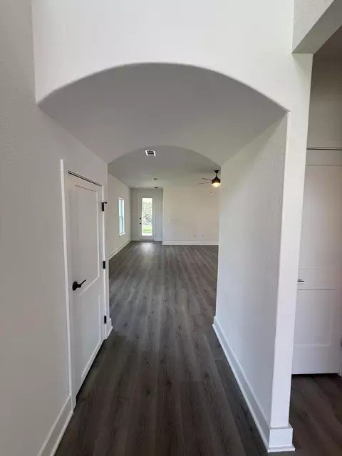 Entry Way - 2422 Aleia Ln, Crestview, FL 32536 photo 4 of 7