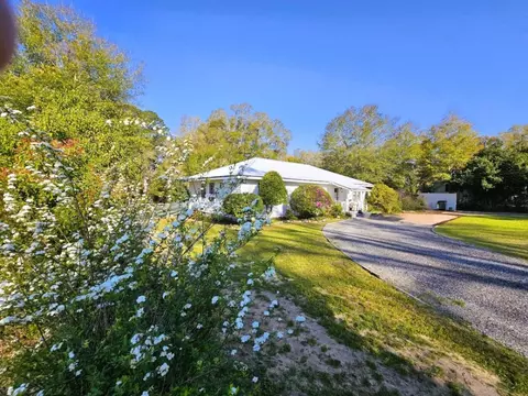 164 S 13th St, Defuniak Springs, FL 32435