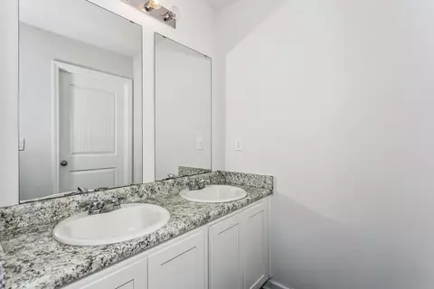Bath - 3516 Malus Ct, Crestview, FL 32539 photo 3 of 4