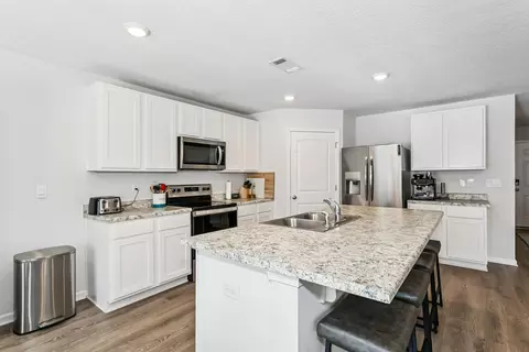 Kitchen - 3516 Malus Ct, Crestview, FL 32539 photo 2 of 3