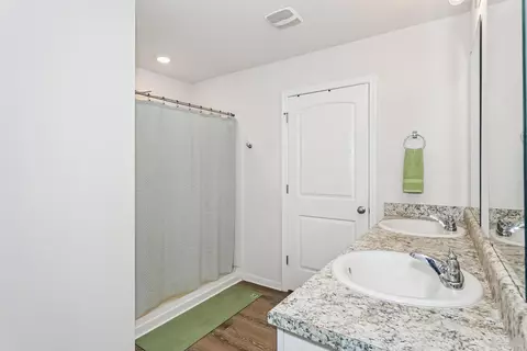 Bath - 3516 Malus Ct, Crestview, FL 32539 photo 2 of 4