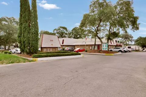 210 Pelham Rd #201B, Fort Walton Beach, FL 32547