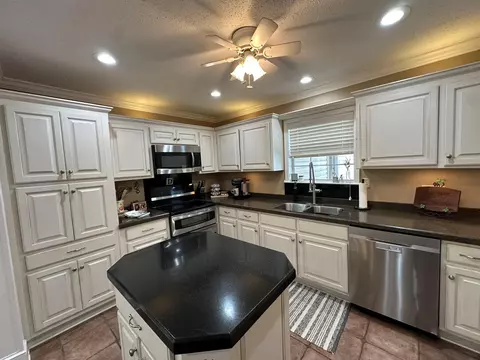 Kitchen - 115 Cedar Ln, Other, AL photo 2 of 3