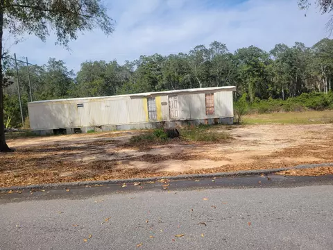 76 German Club Rd, Defuniak Springs, FL 32433