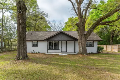 2364 Susan Dr, Crestview, FL 32536