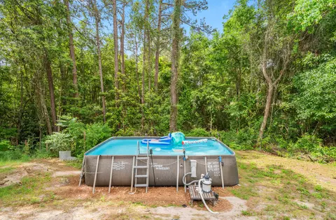 Exterior - 2880 Aplin Rd, Crestview, FL 32539 photo 6 of 6