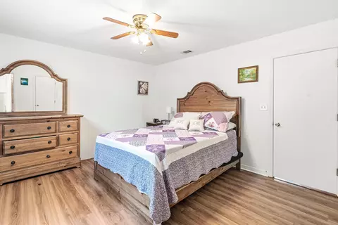 Bedroom - 2880 Aplin Rd, Crestview, FL 32539 photo 8 of 9