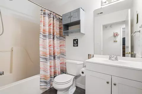Bath - 2880 Aplin Rd, Crestview, FL 32539 photo 2 of 4