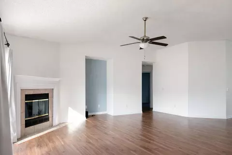 Living - 455 Jillian Dr, Crestview, FL 32536 photo 2 of 4