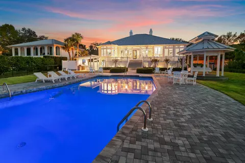 124 Indian Bayou Dr, Destin, FL 32541