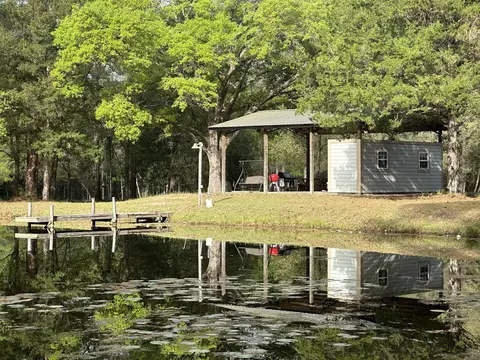 3421 Airport Rd, Crestview, FL 32539