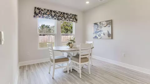 Dining - 5567 Briset St, Milton, FL 32583 photo 2 of 8