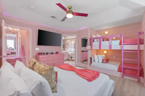 Bedroom - 4736 Ocean Blvd, Destin, FL 32541 photo 5 of 15