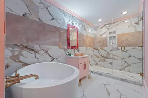 Bath - 4736 Ocean Blvd, Destin, FL 32541 photo 10 of 13