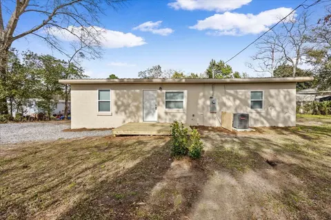 448 Lakeview Ave, Cantonment, FL 32533