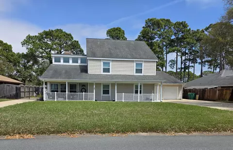 19 Lake Lorraine Cir, Shalimar, FL 32579