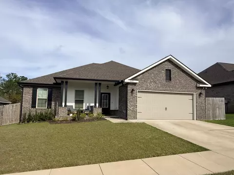 4603 Jayhawk Dr, Crestview, FL 32539