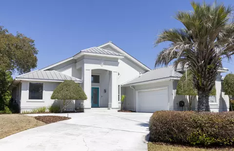 795 Blvd Of The Champions, Shalimar, FL 32579