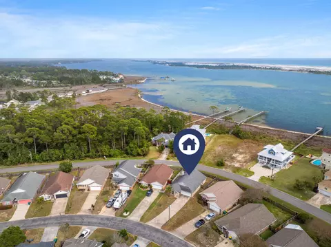 422 Pristine Water Ln, Mary Esther, FL 32569