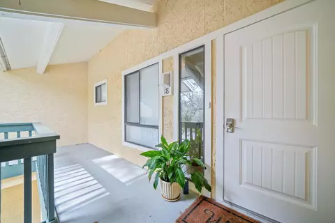 300 Yacht Club Dr UNIT 18, Niceville, FL 32578