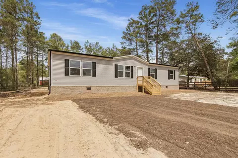 28 W White Rose St, Defuniak Springs, FL 32433
