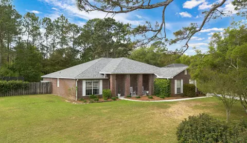 2400 Crescent Rd, Navarre, FL 32566