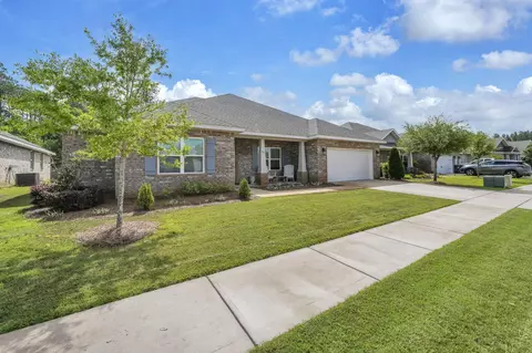 83 E Sky Way, Freeport, FL 32439