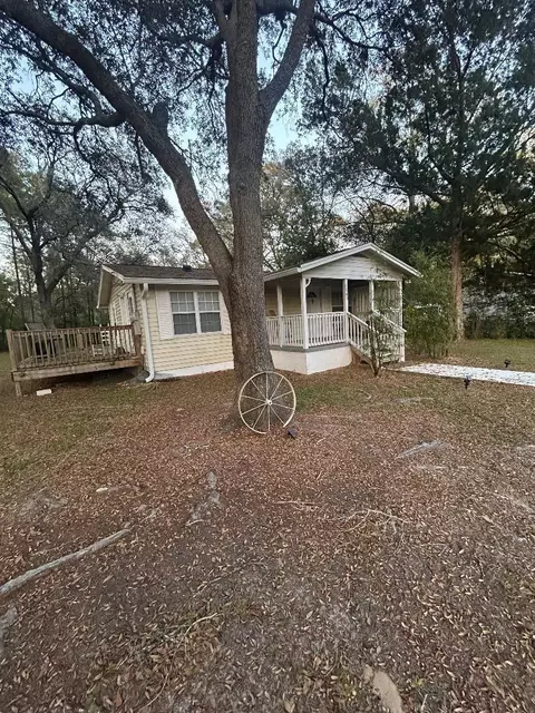 1565 Government St, Ponce De Leon, FL 32455