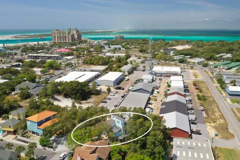 View/Area - 301 Summit Dr, Destin, FL 32541 photo 9 of 12