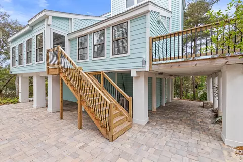 Exterior - 301 Summit Dr, Destin, FL 32541 photo 2 of 7