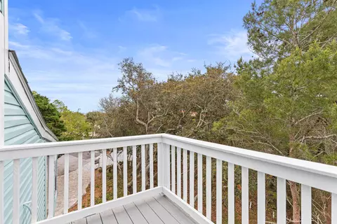 Exterior - 301 Summit Dr, Destin, FL 32541 photo 4 of 7