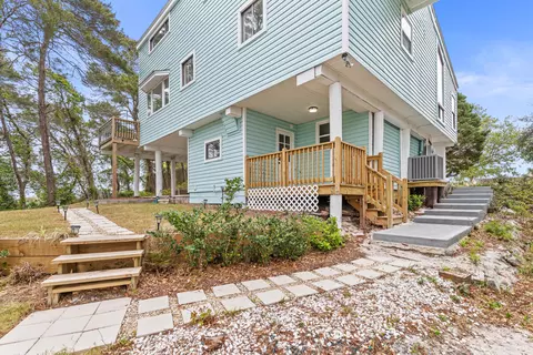 Exterior - 301 Summit Dr, Destin, FL 32541 photo 3 of 7